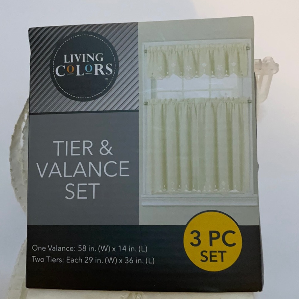 Tier and Valance 3 piece set cream batten-burg lace